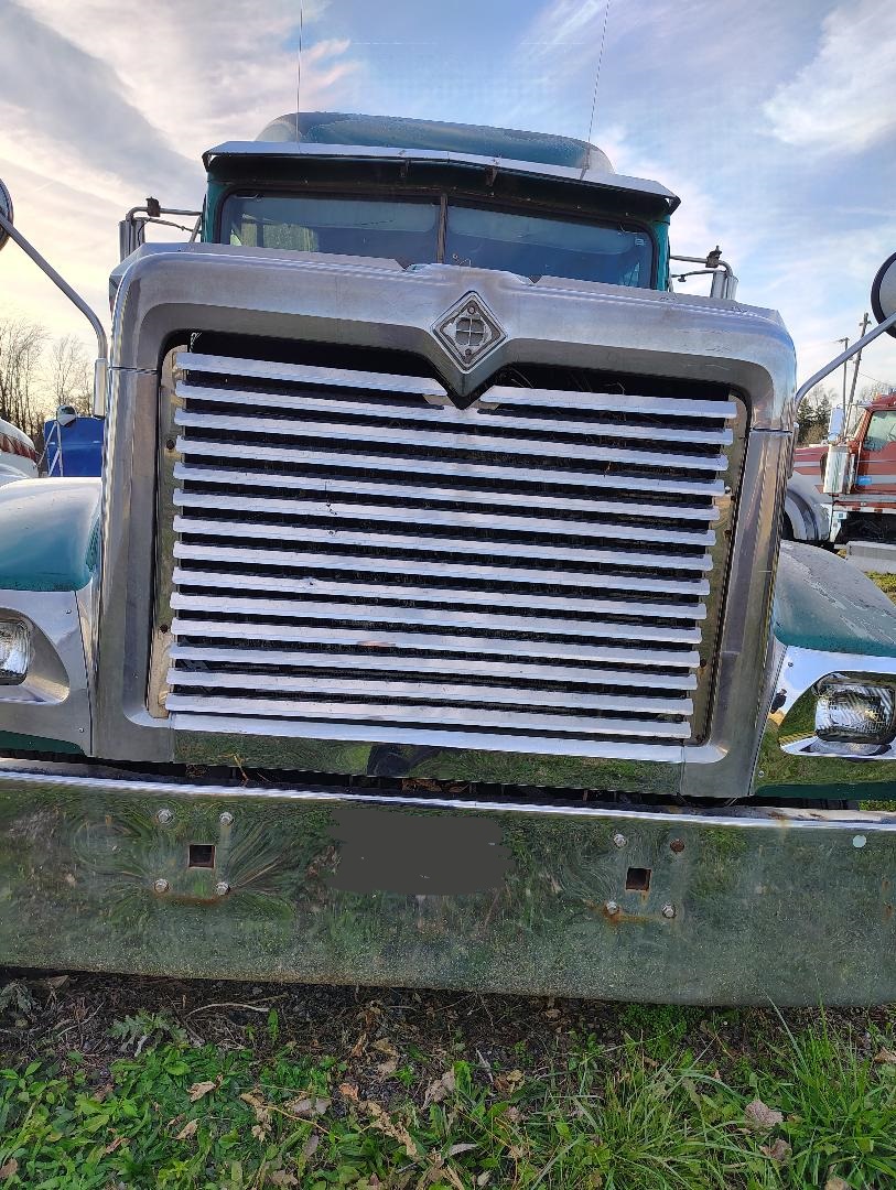 2000 INTERNATIONAL 9900 Eagle - Image 2